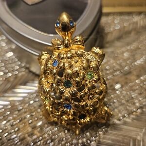 Vintage turtle brooch